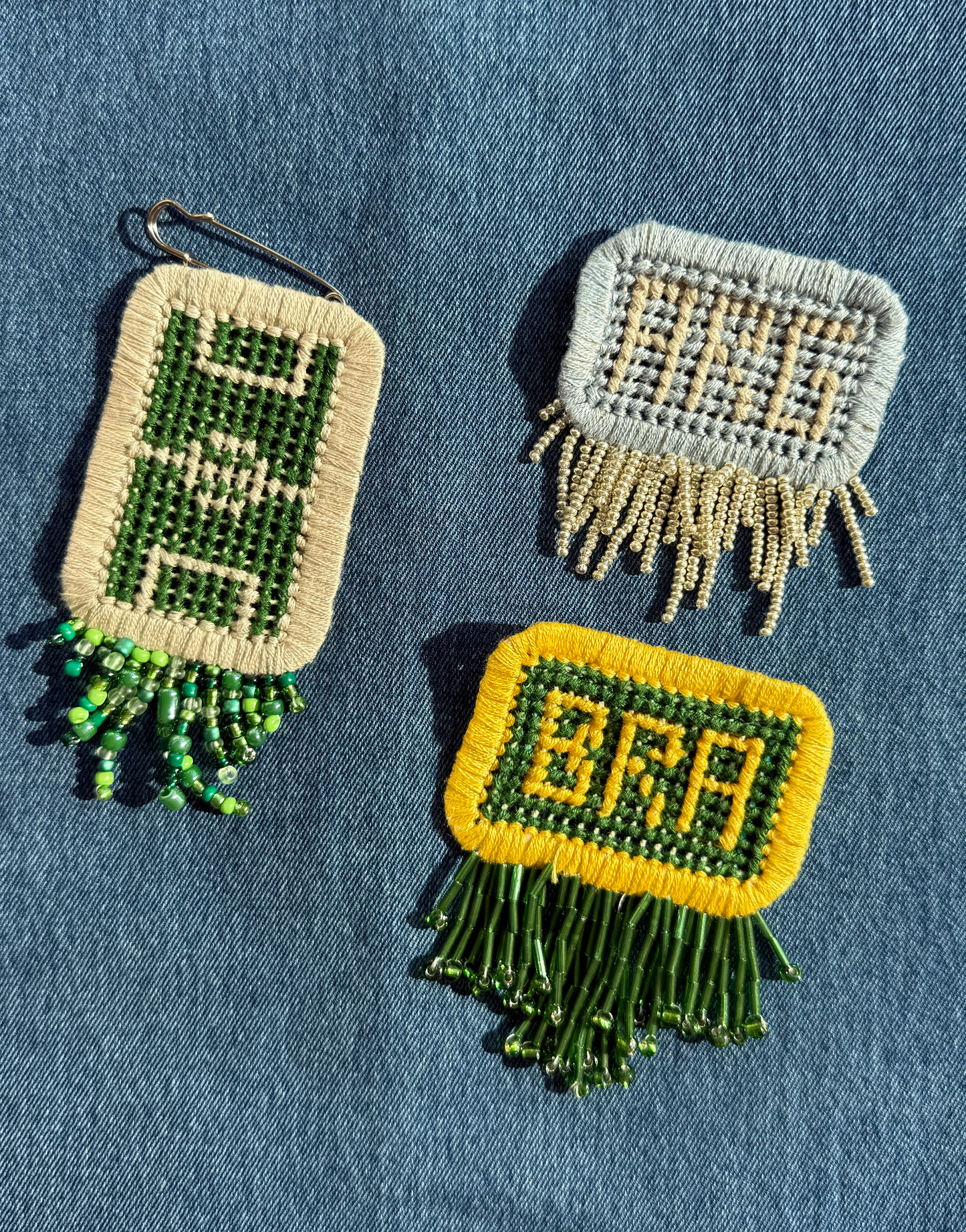 7.16 - LUISA MANTELLI | Cross Stitch Brooches