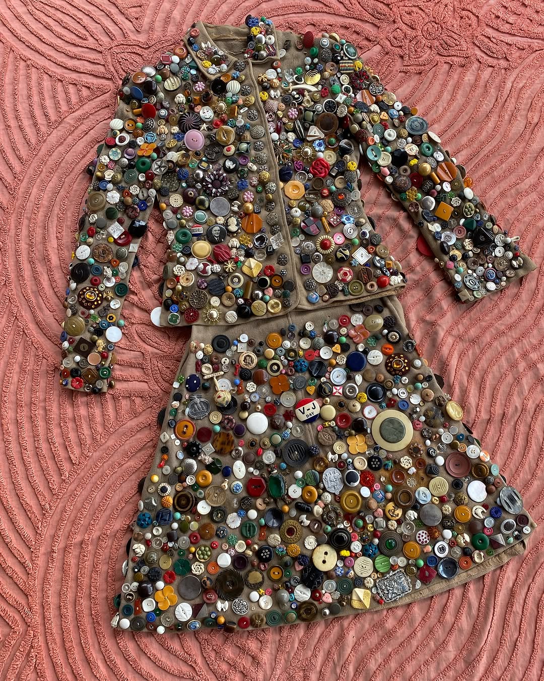 BUTTON EDIT | Ana Maria Brillembourg